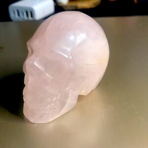 Rose quartz skull